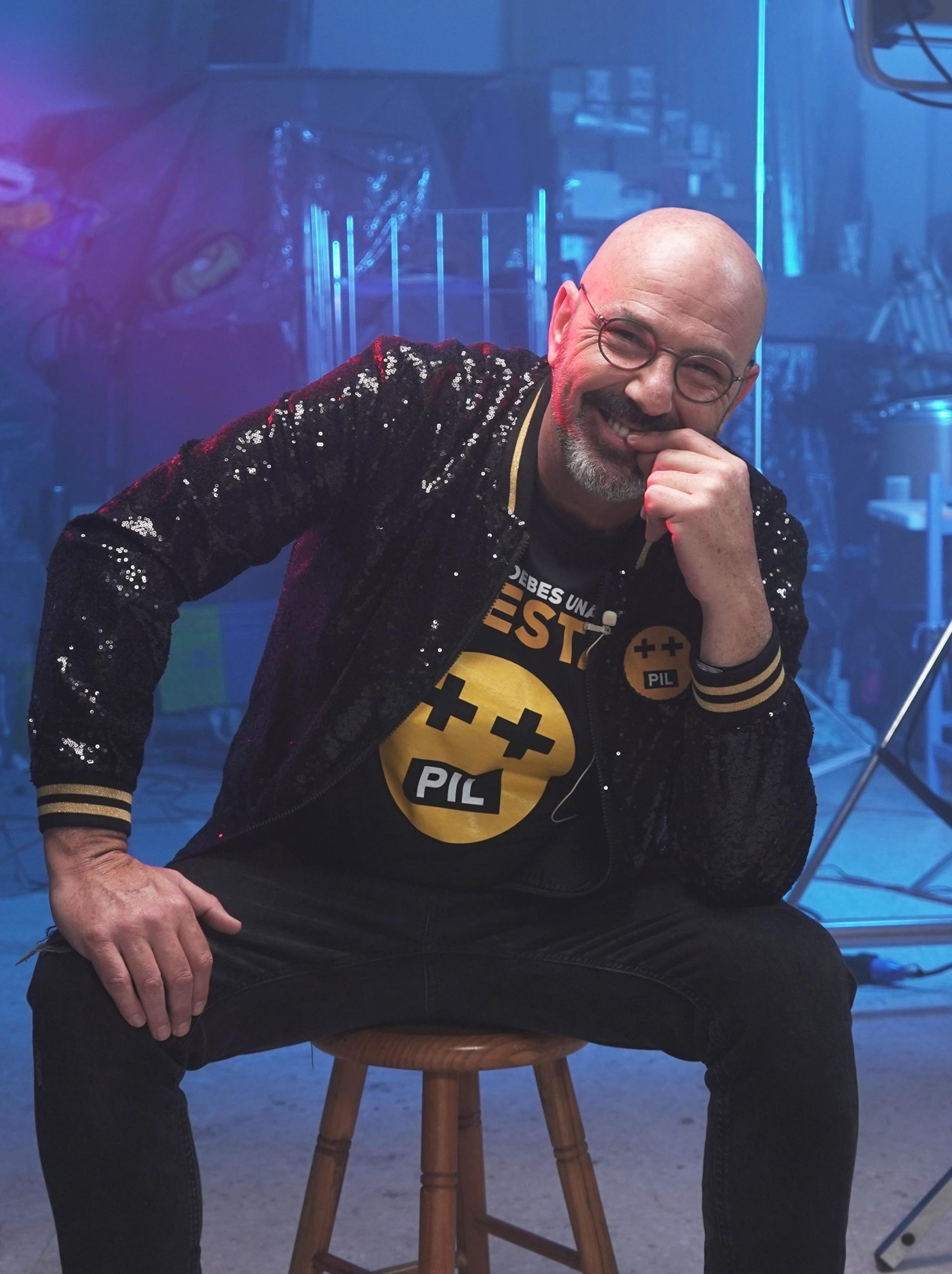 CAMISETA ME DEBES UNA FIESTA (PACO PIL - GEN-7 STYLE) - Imagen 2